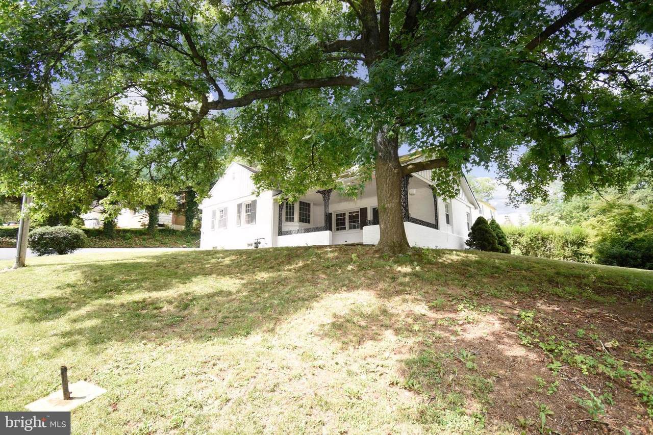 100 Country Club Road - Photo 1