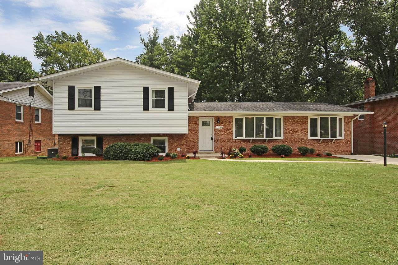 2211 Calhoun Street - Photo 1