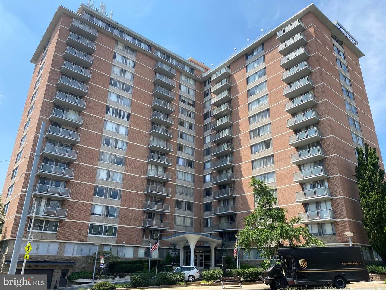 1 University Parkway - Photo 1