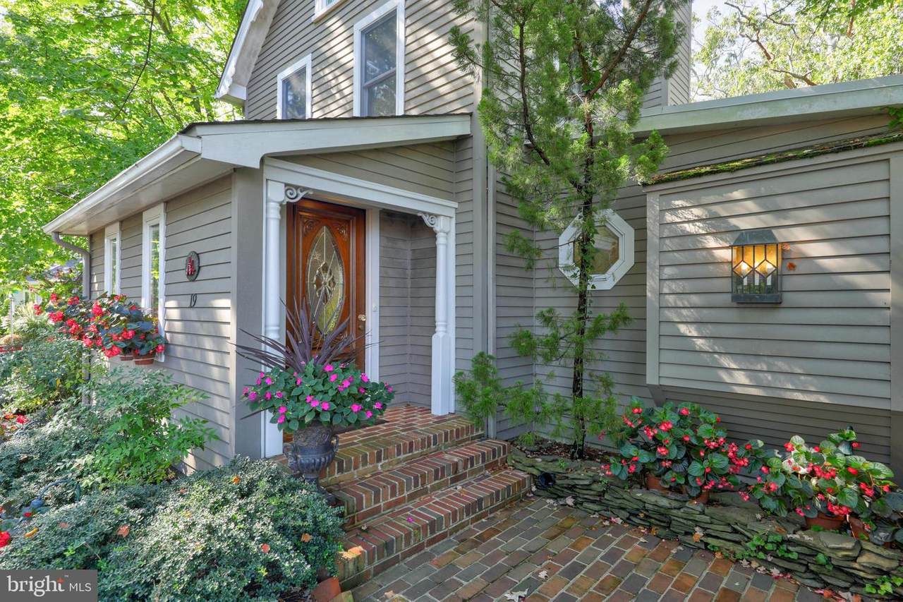 19 Grove St - Photo 1