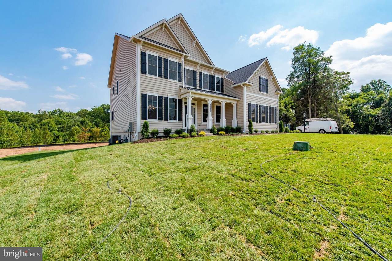 232 Barberry Lane - Photo 1