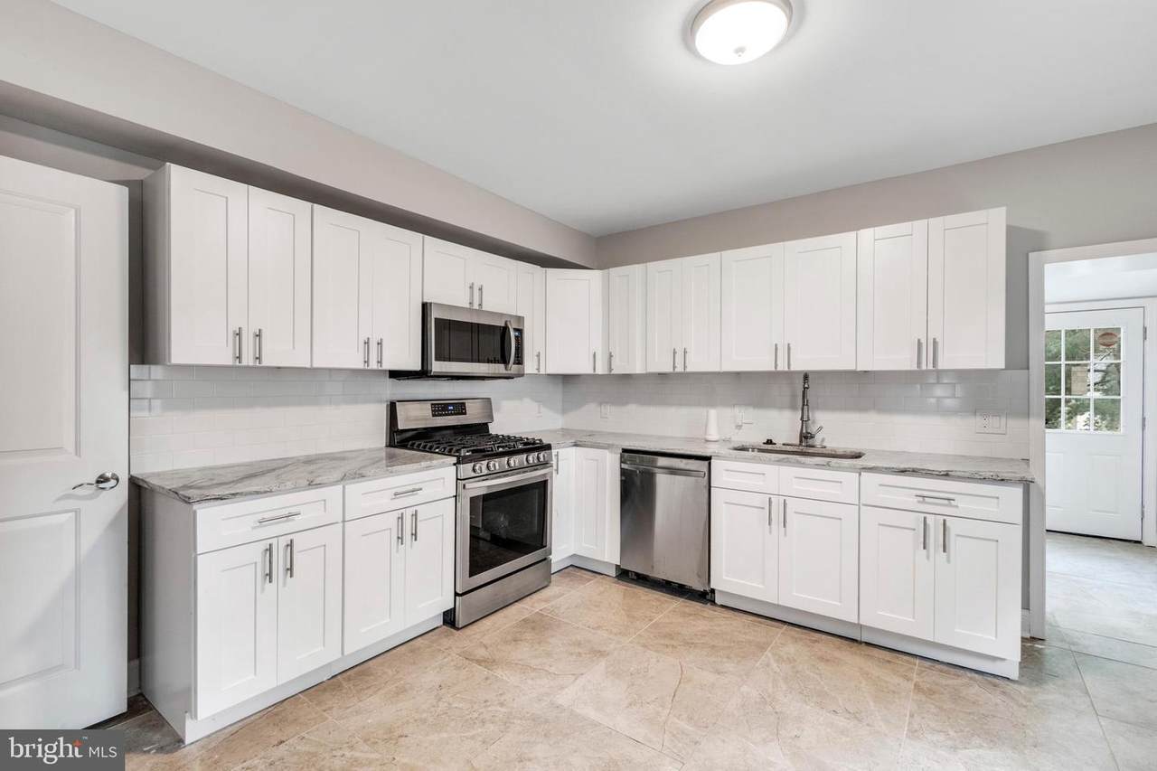 304 Mount Pleasant Avenue - Photo 1