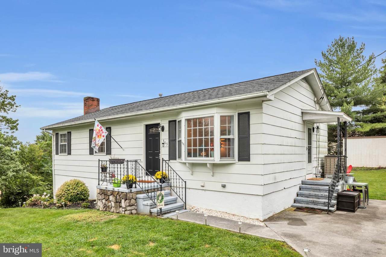 465 Walton Street - Photo 1