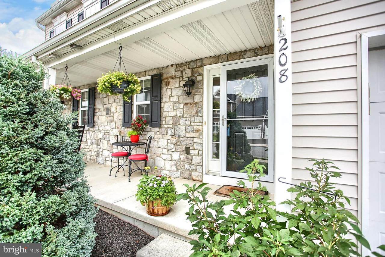 208 Waters Edge - Photo 1