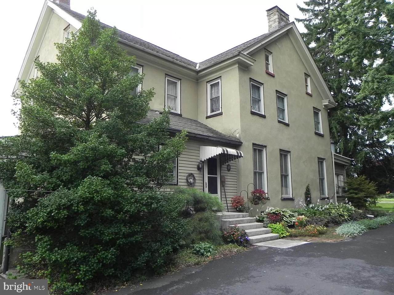 4 Hilltown Pike - Photo 1
