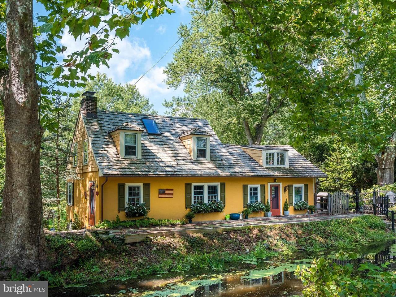 2472 River Road - Photo 1