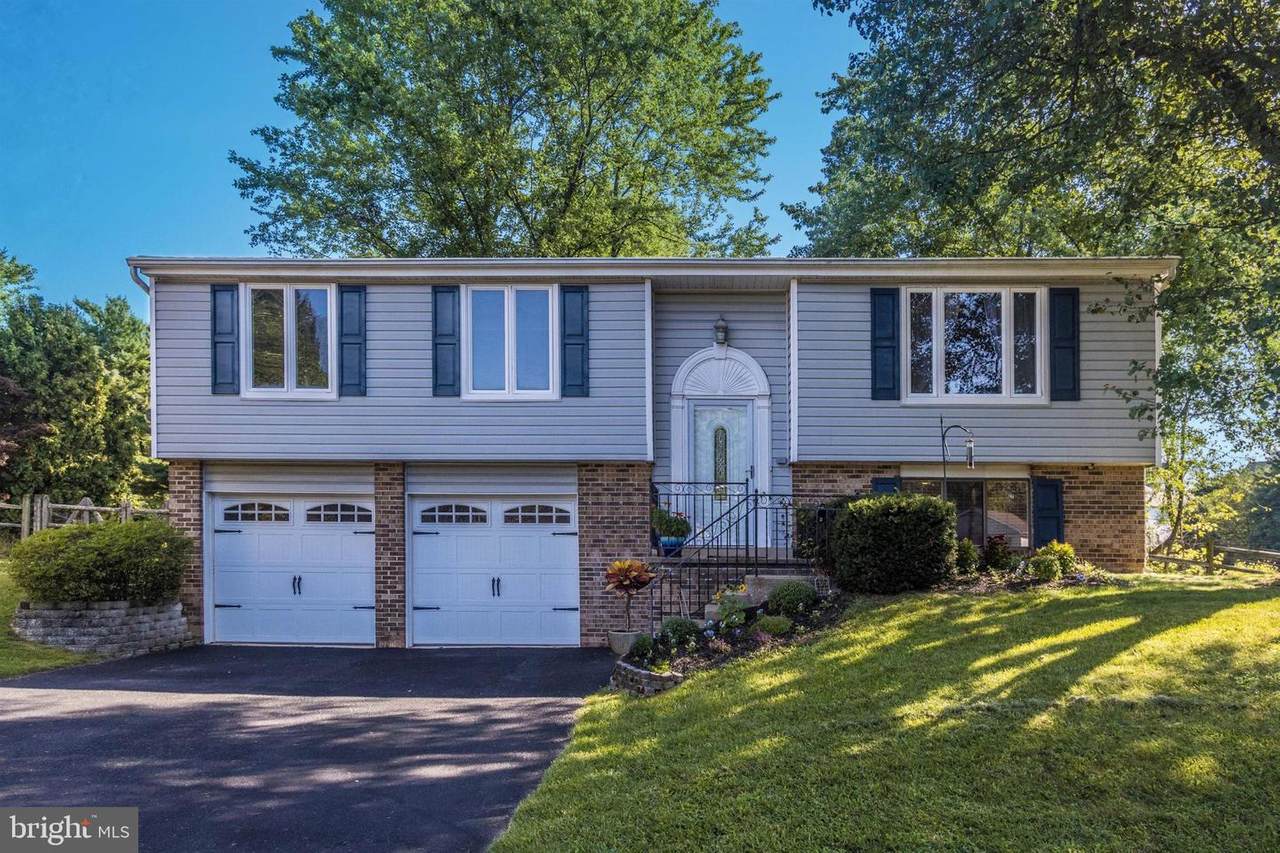 319 Violet Court - Photo 1