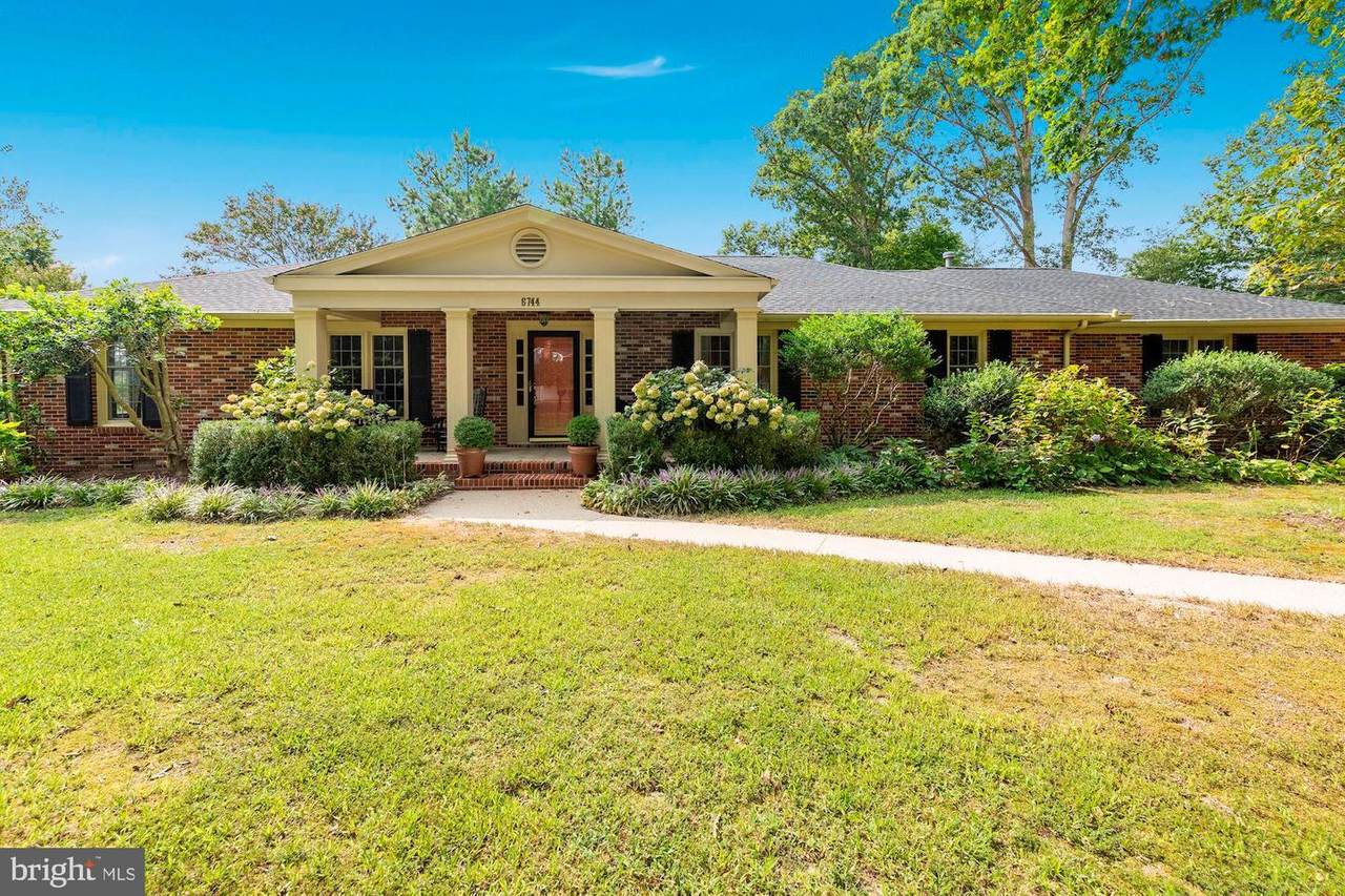 6744 North Circle - Photo 1