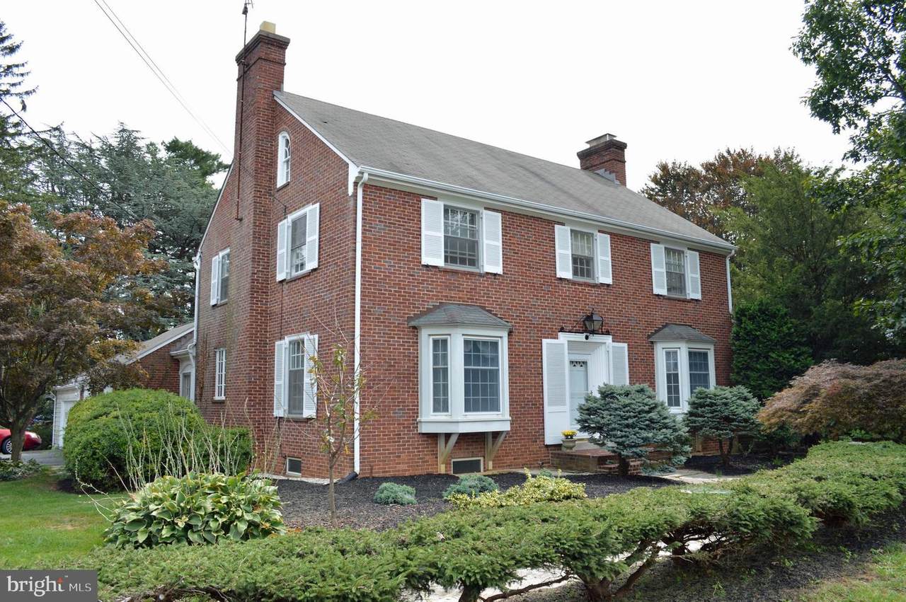 301 Stoner Avenue - Photo 1
