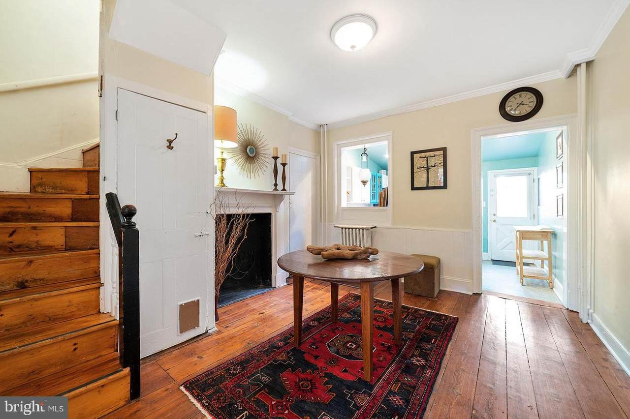 727 6TH Street - Photo 1