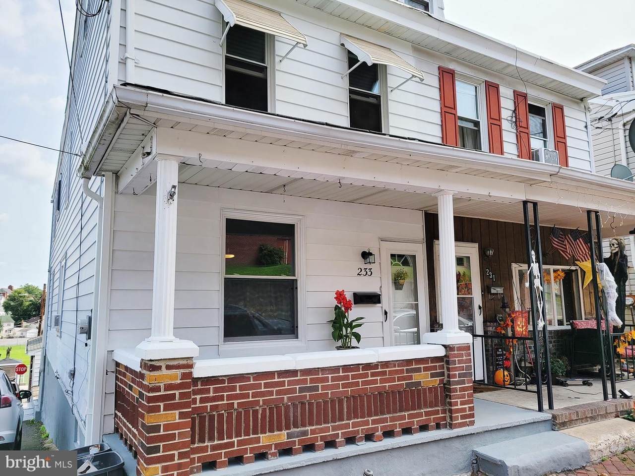233 5TH Street - Photo 1