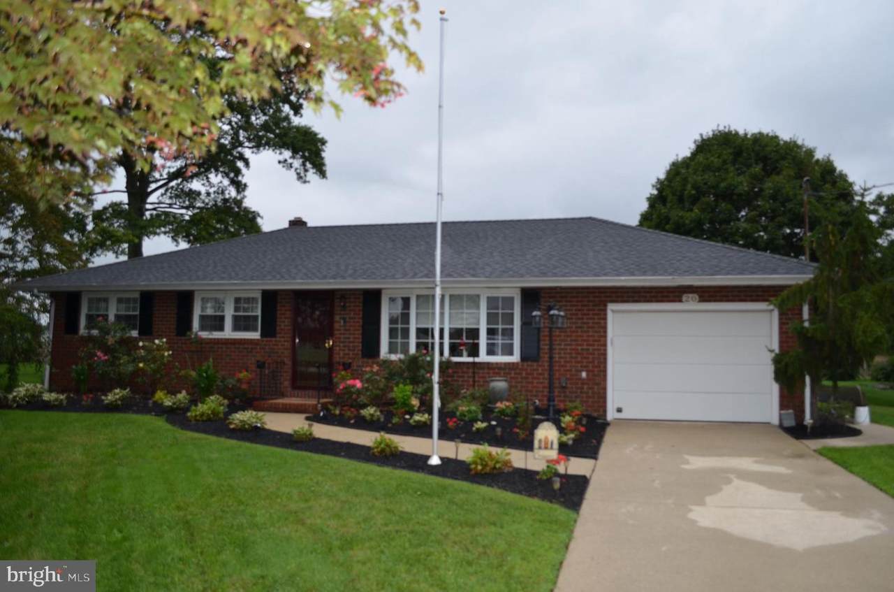 20 Golfwood Avenue - Photo 1