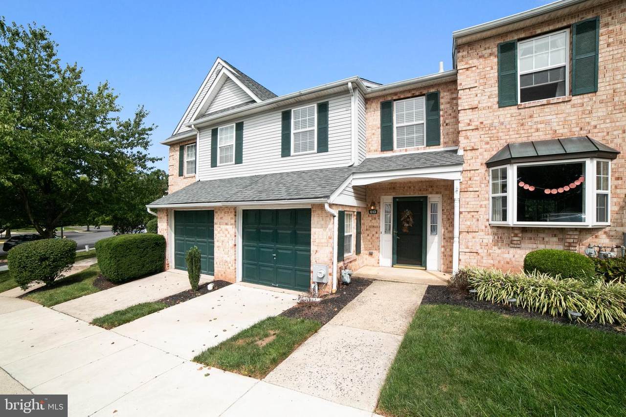 613 Hamilton Court - Photo 1