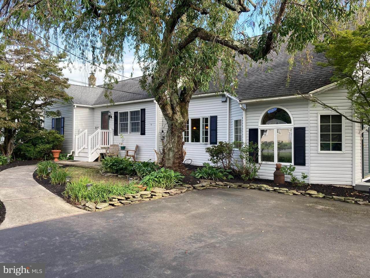 60 Station Avenue - Photo 1