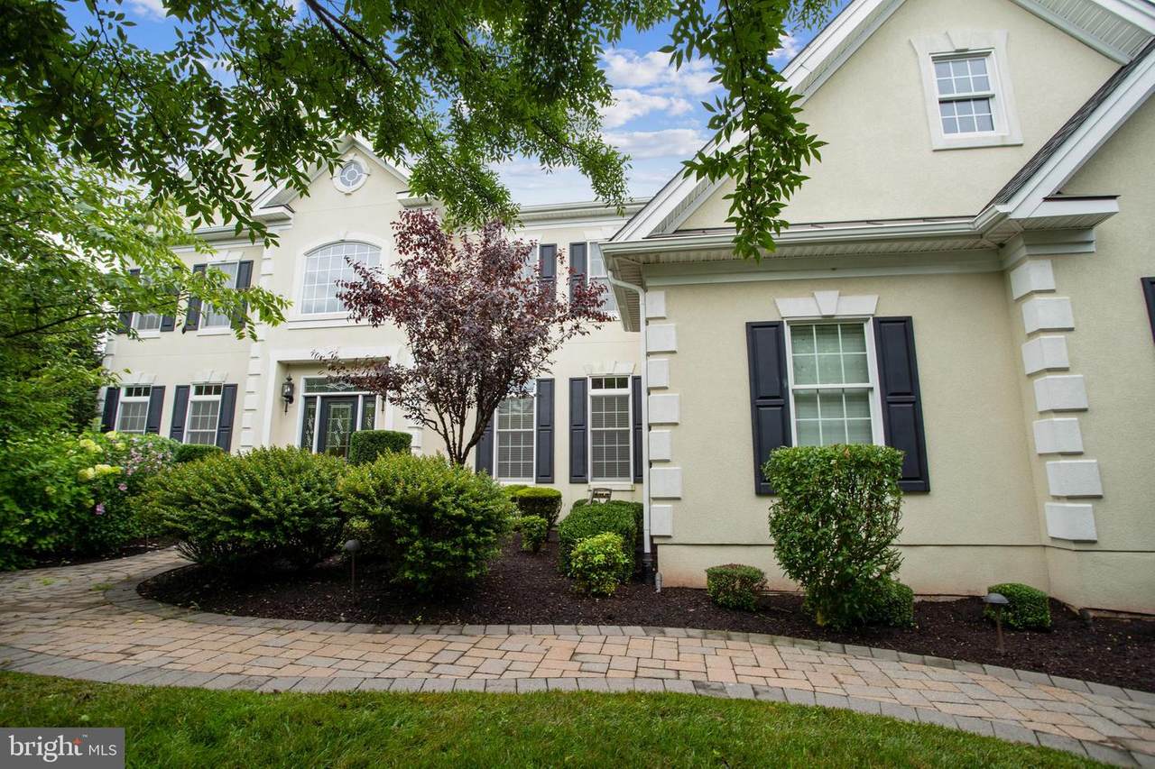 5395 Fishers Hill Way - Photo 1