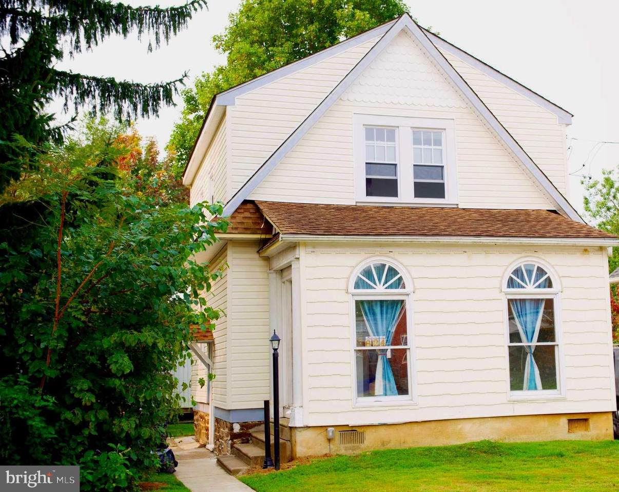 824 Loney Street - Photo 1