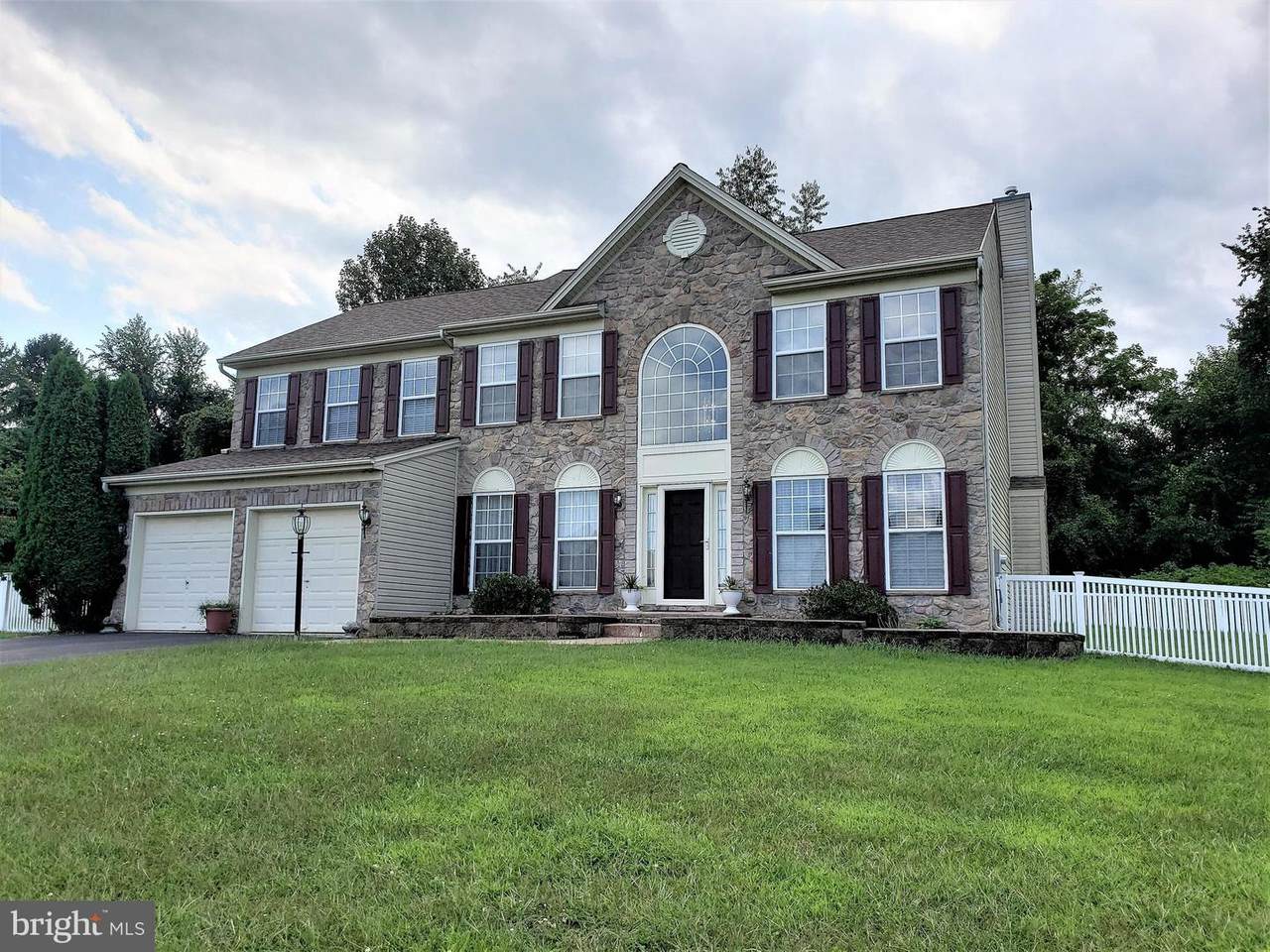 725 Clydesdale Drive - Photo 1