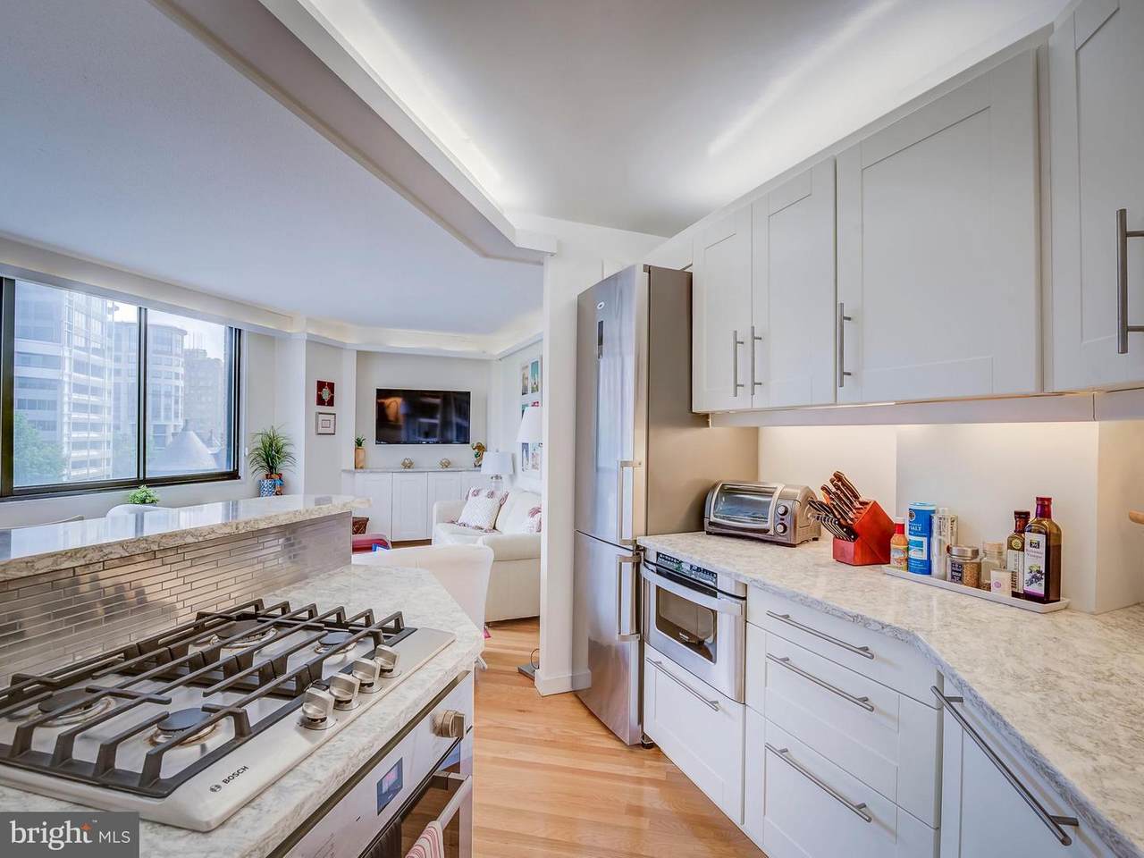 2201 L Street - Photo 1