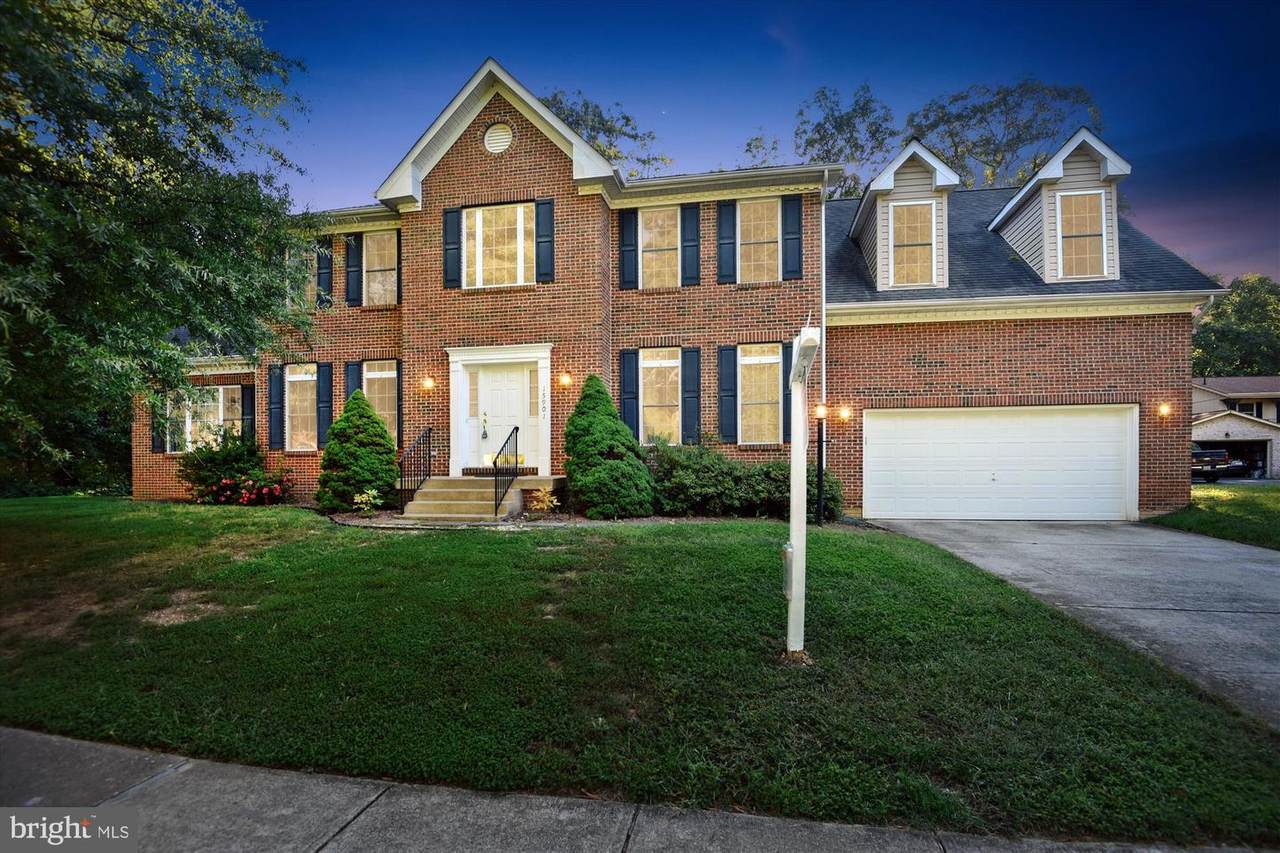 15901 Edgewood Drive - Photo 1