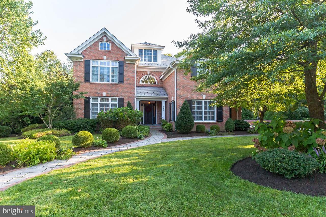224 Bellevue Avenue - Photo 1