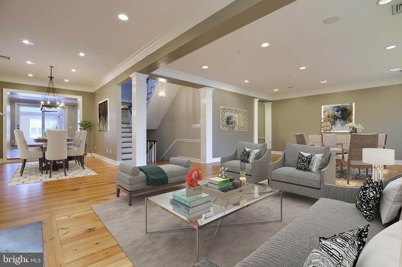 121 King Street - Photo 1