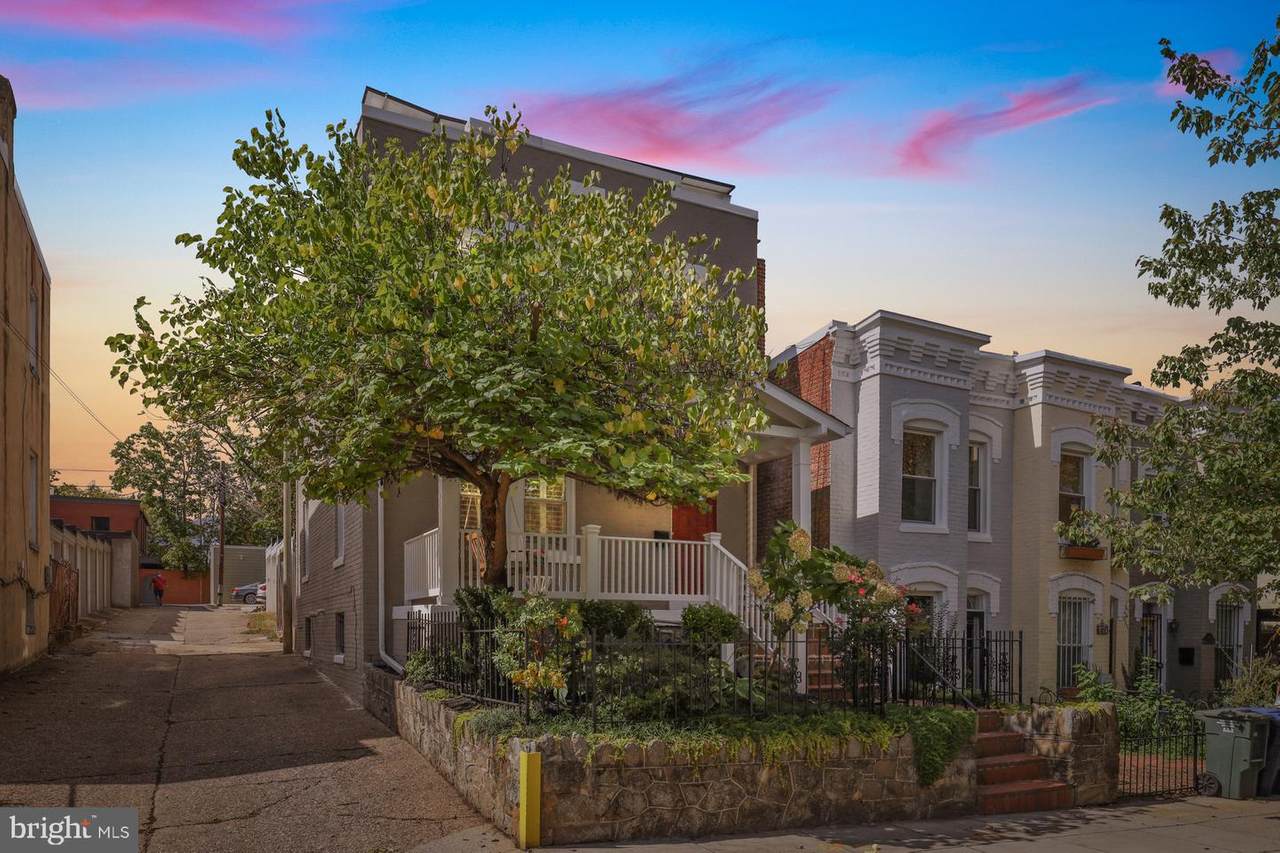 534 13TH Street - Photo 1