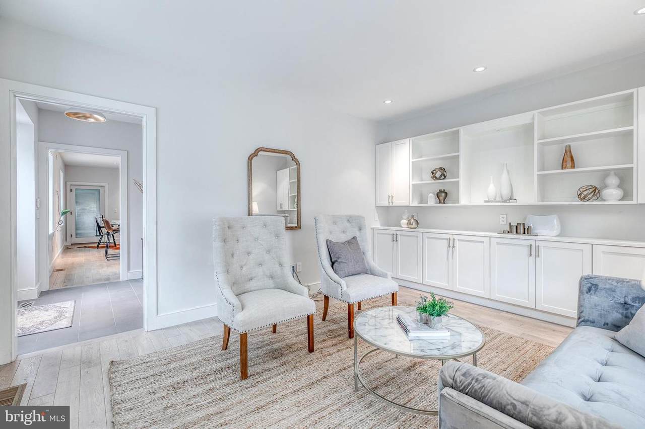 733 21ST Street - Photo 1