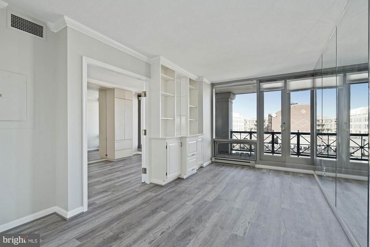 701 Pennsylvania Avenue - Photo 1