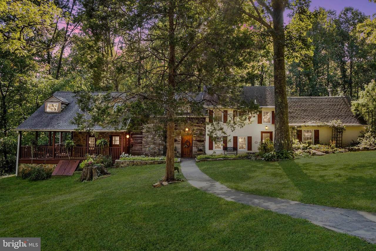 685 Henning Road - Photo 1