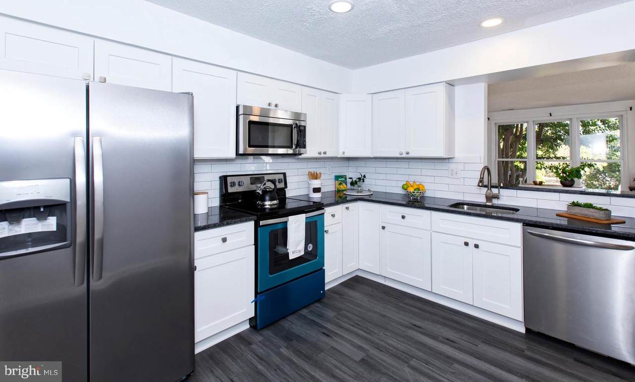 10498 Stonington Lane - Photo 1