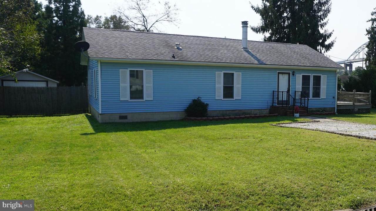 310 Moss Street - Photo 1