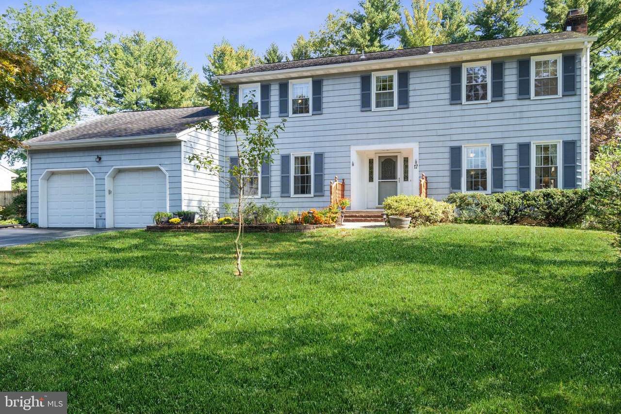 17 Suffolk Lane - Photo 1