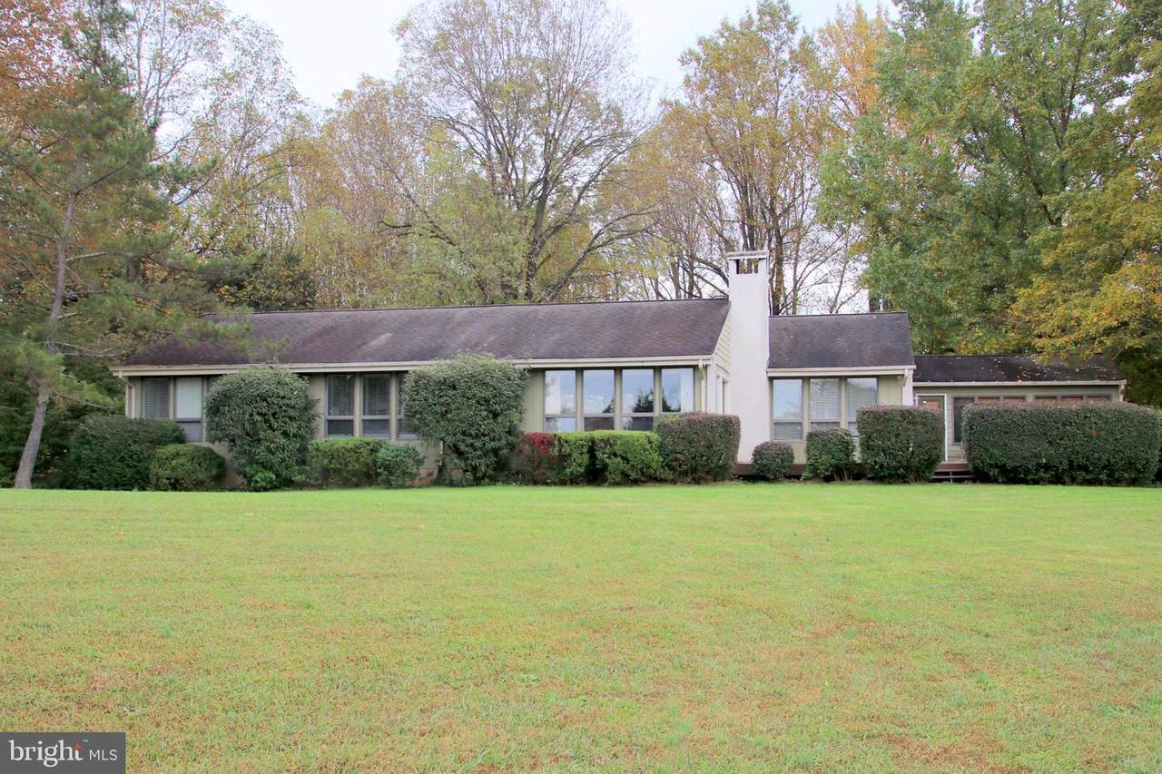 24 Carriage Lane - Photo 1