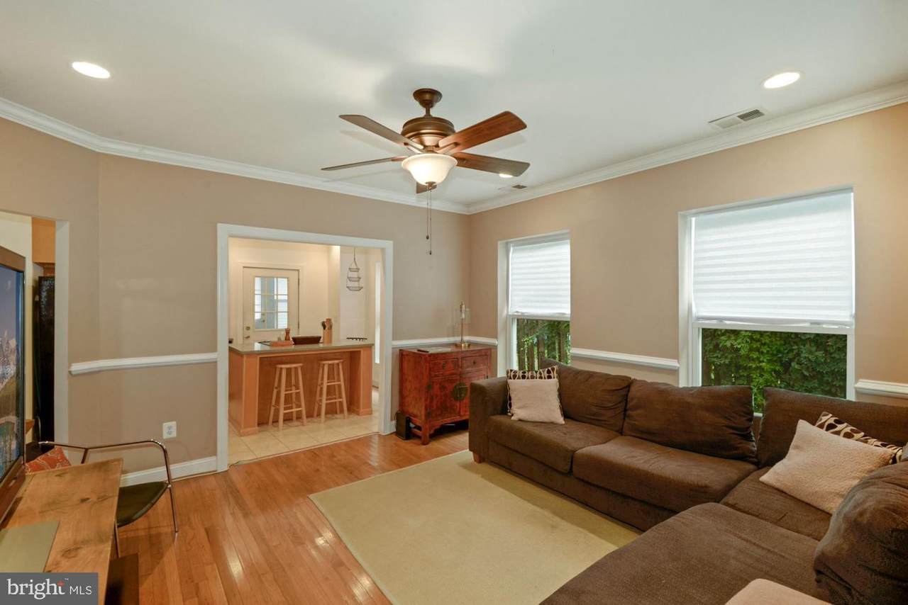 609 Newton Place - Photo 1