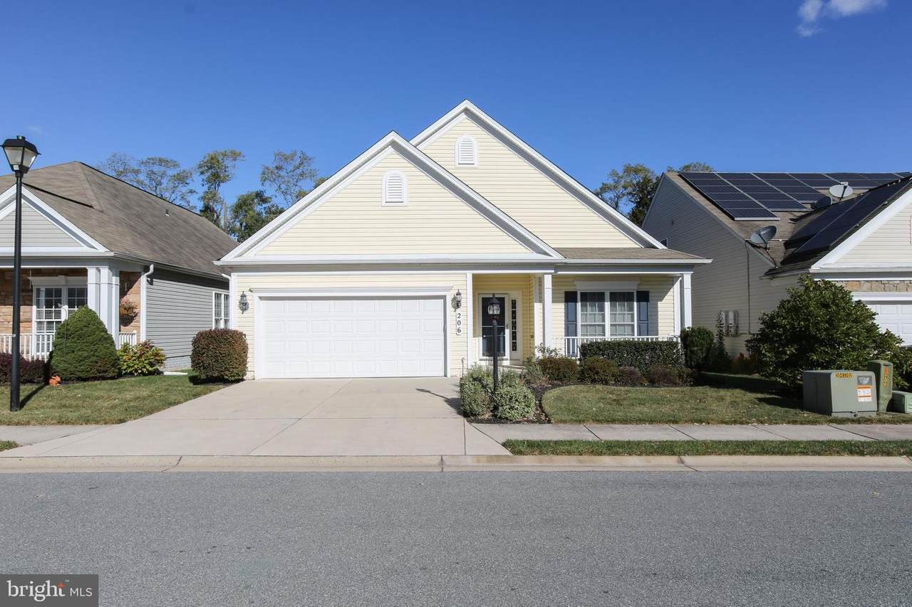 206 Clubside Drive - Photo 1