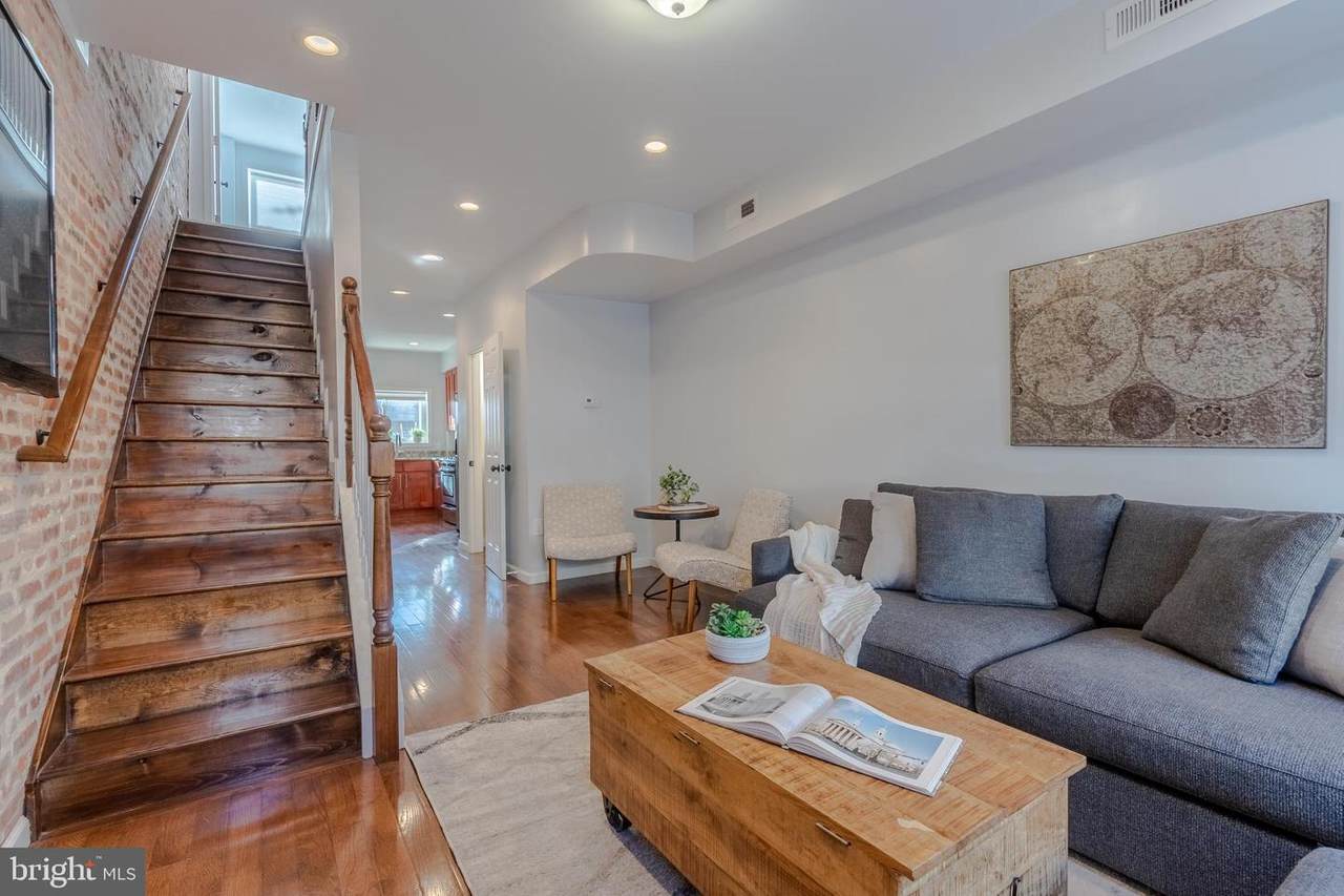 128 Curley Street - Photo 1