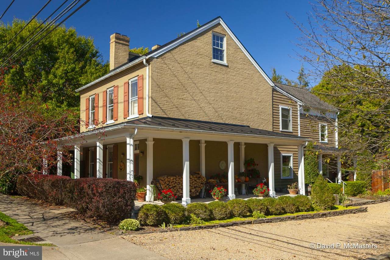 1194 W. Washington Street - Photo 1