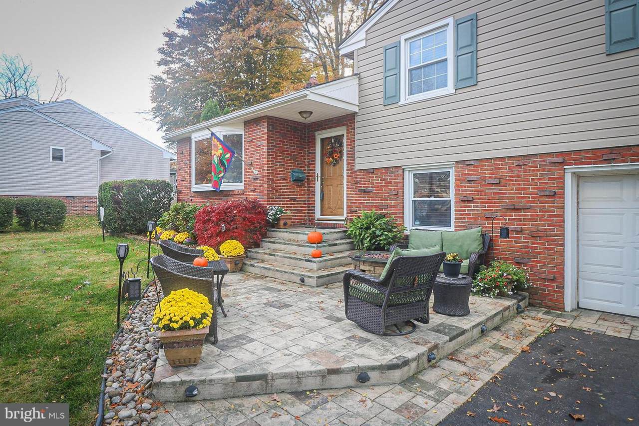 1405 Morgan Avenue - Photo 1