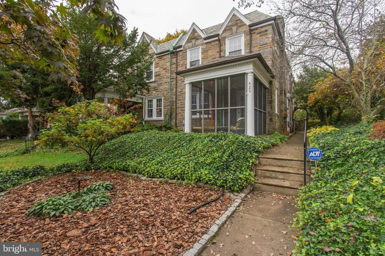 425 Mount Pleasant Avenue - Photo 1