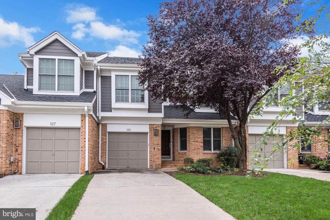 125 River Oaks Circle - Photo 1