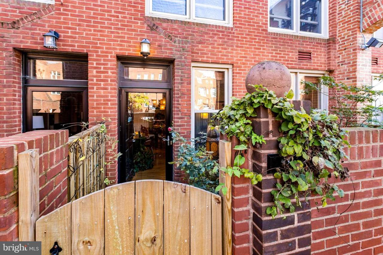8 15TH Street - Photo 1