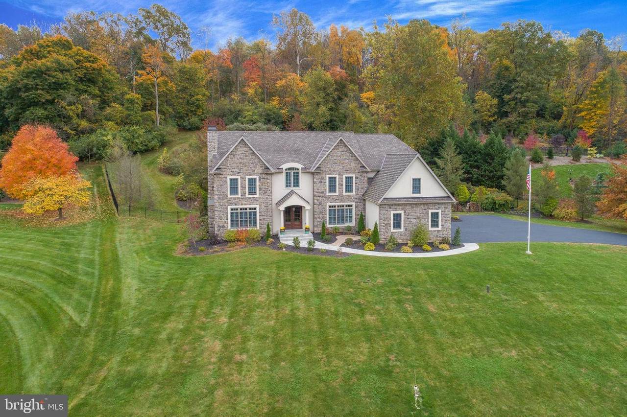4 Woods Way - Photo 1