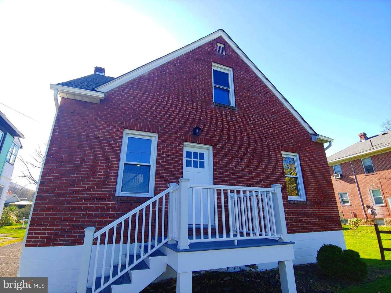 7 Holly Avenue - Photo 1