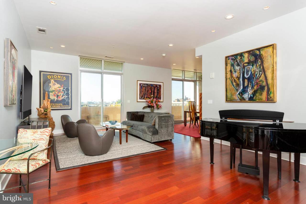 1101 Locust Street - Photo 1