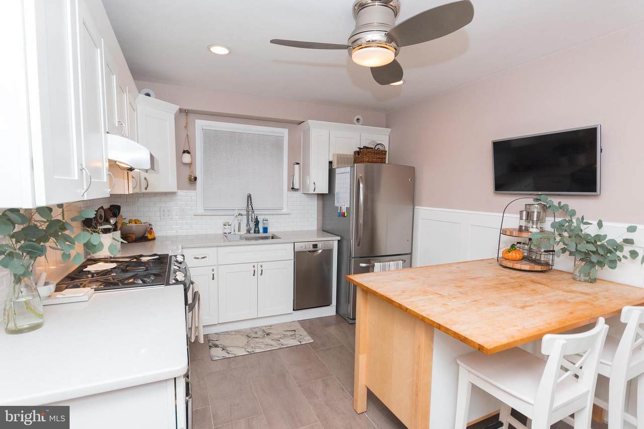 909 Wood Street - Photo 1