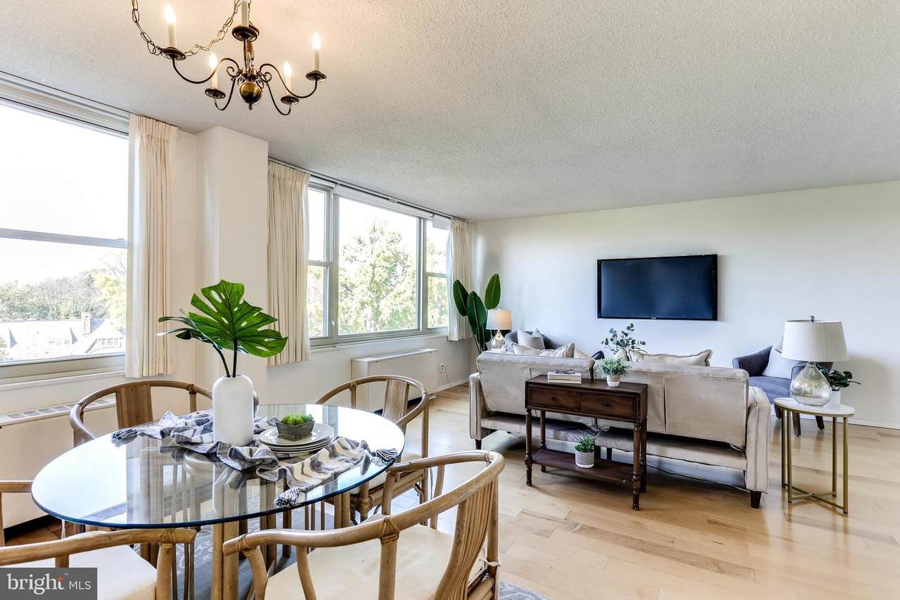 4401 Roland Avenue - Photo 1