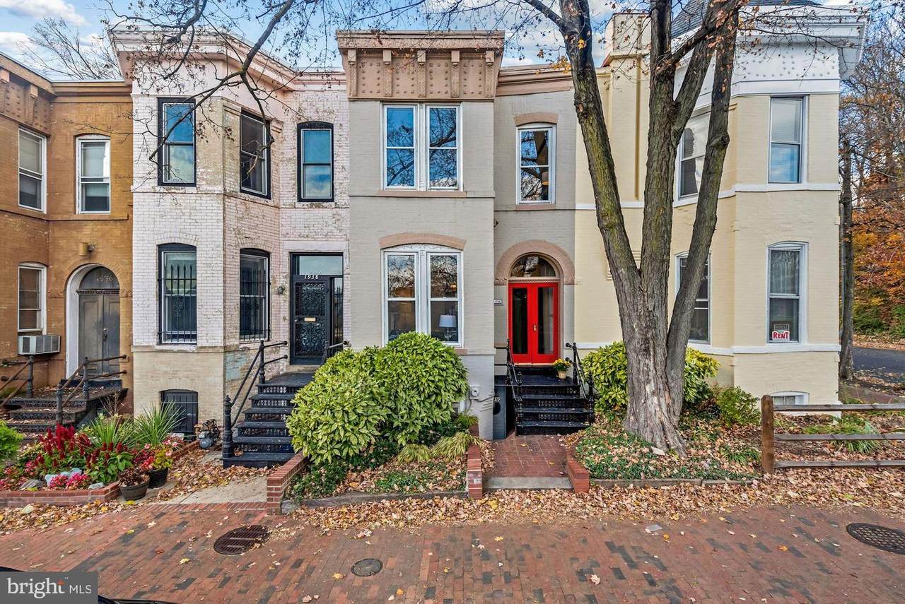 1940 35TH Street - Photo 1