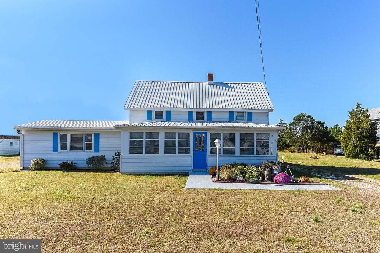 392 Bay Avenue - Photo 1