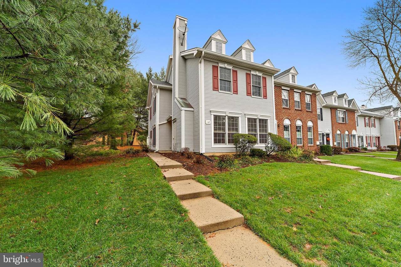 132 Shrewsbury Court - Photo 1