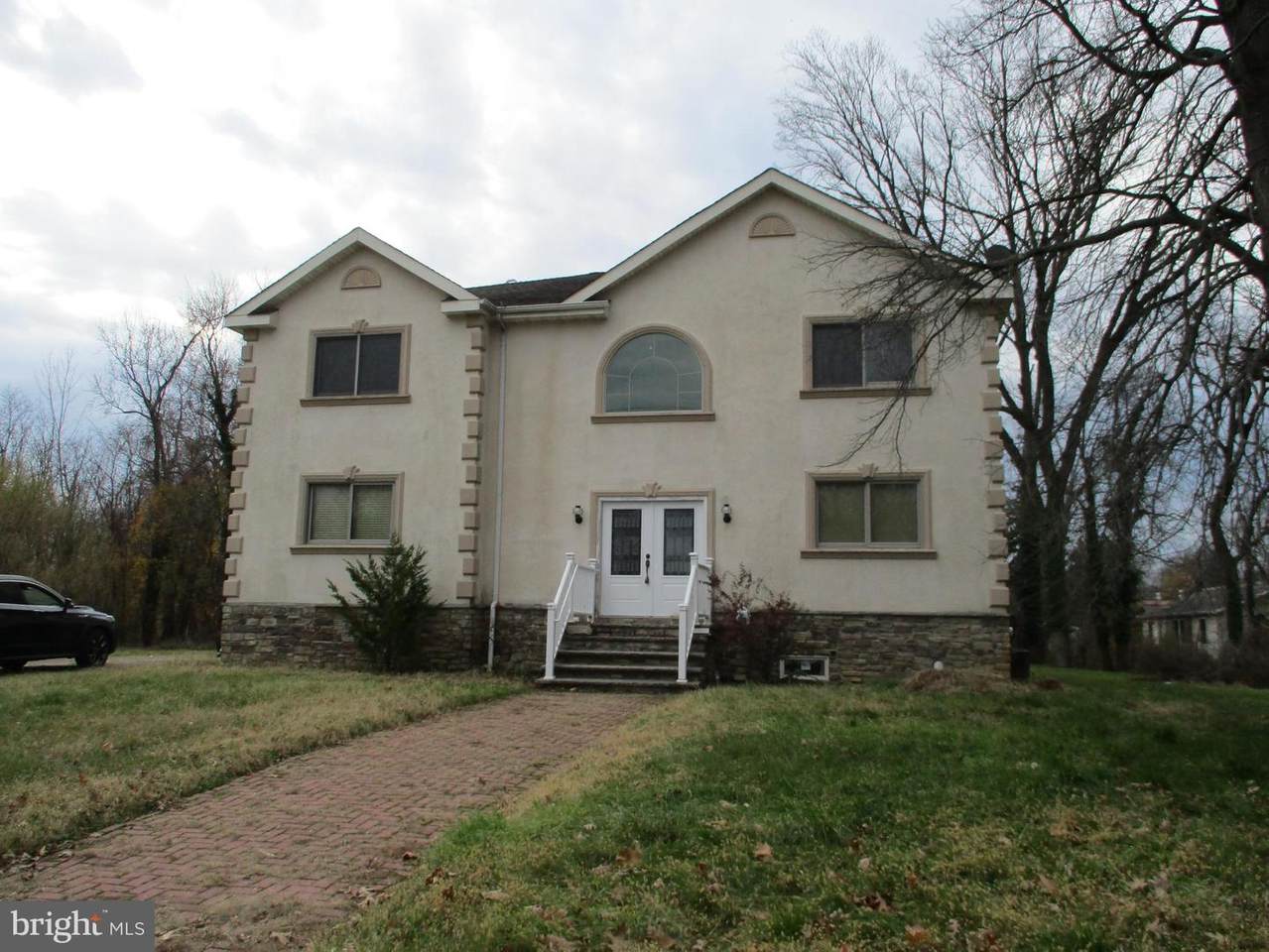 37 Louisiana Avenue - Photo 1